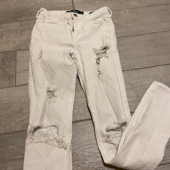 Hollister White distressed jeans - Picture 2 of 6